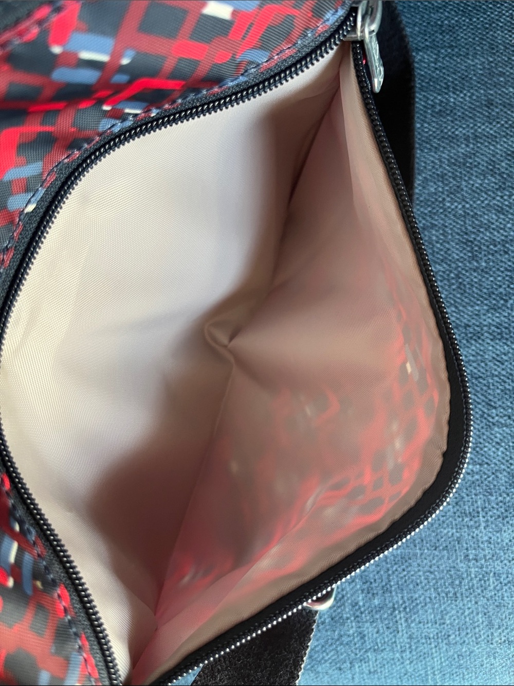 Kipling Spacious many pockets! Red and Black Patterned Triple-Zip Crossbody - Picture 7 of 11